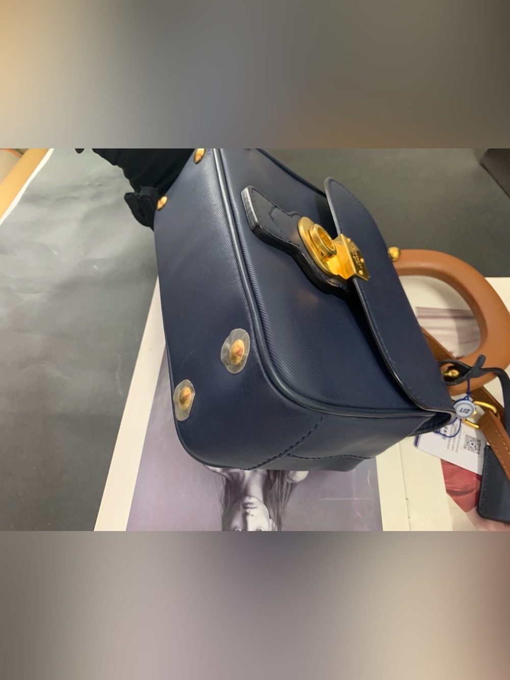 💙Burberry Small DK88 Ink Blue & Tan Leather Top Handle Bag - Picture 4 of 14